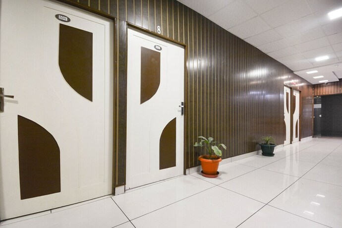 Imagen de los interiores del Hotel Oyo 16515 Bombay Residency. Foto 29