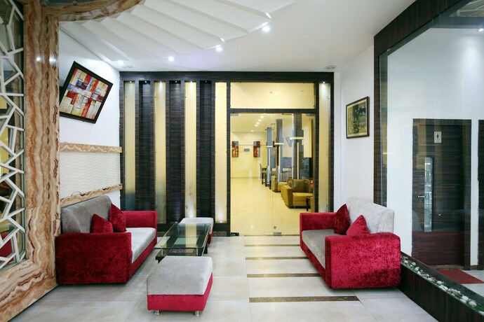 Imagen de los interiores del Hotel Oyo 1673 Mm Yellowuds. Foto 28