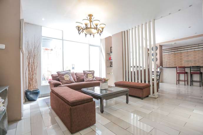 Imagen de los interiores del Hotel Oyo 170 Koen View. Foto 18