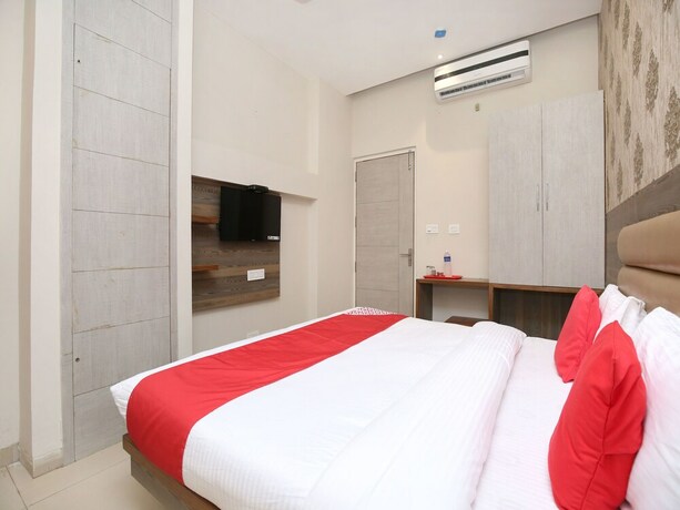 Imagen de la habitación del Hotel Oyo 17199 Clg Grand. Foto 25