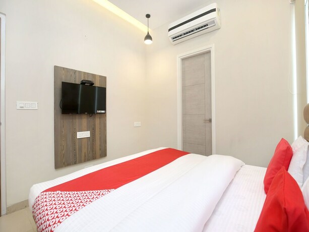 Imagen de la habitación del Hotel Oyo 17199 Clg Grand. Foto 29