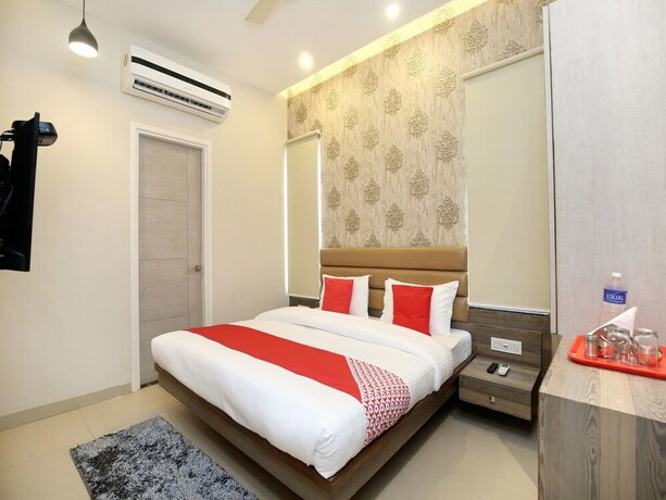Imagen de la habitación del Hotel Oyo 17199 Clg Grand. Foto 30