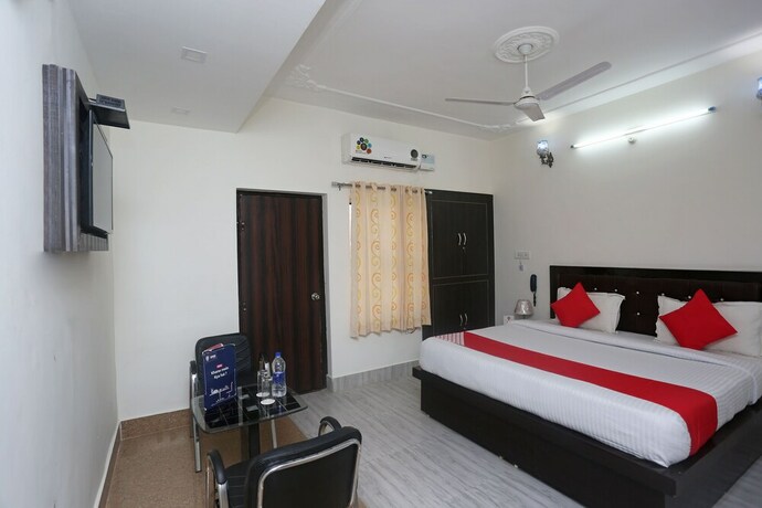 Imagen de la habitación del Hotel Oyo 18301 A-one. Foto 22