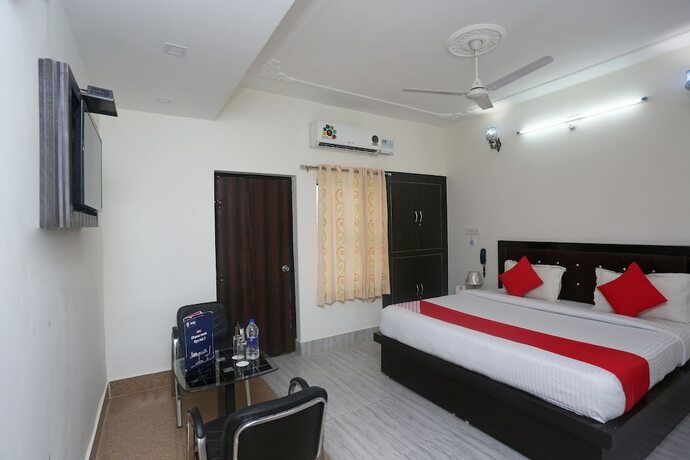 Imagen de la habitación del Hotel Oyo 18301 A-one. Foto 25