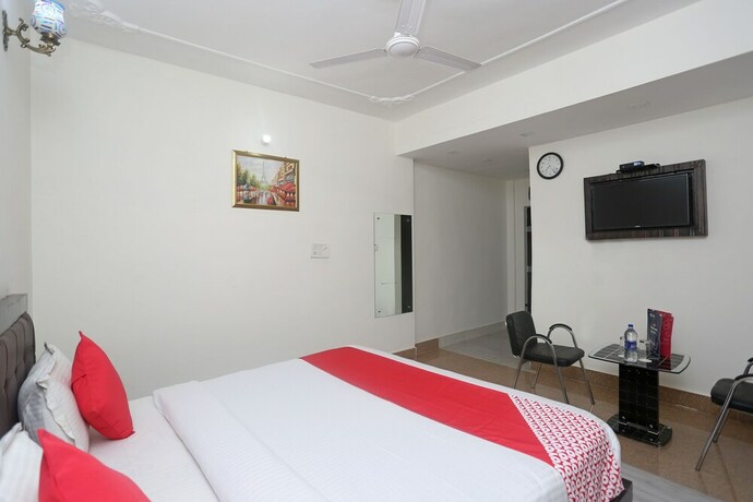 Imagen de la habitación del Hotel Oyo 18301 A-one. Foto 30