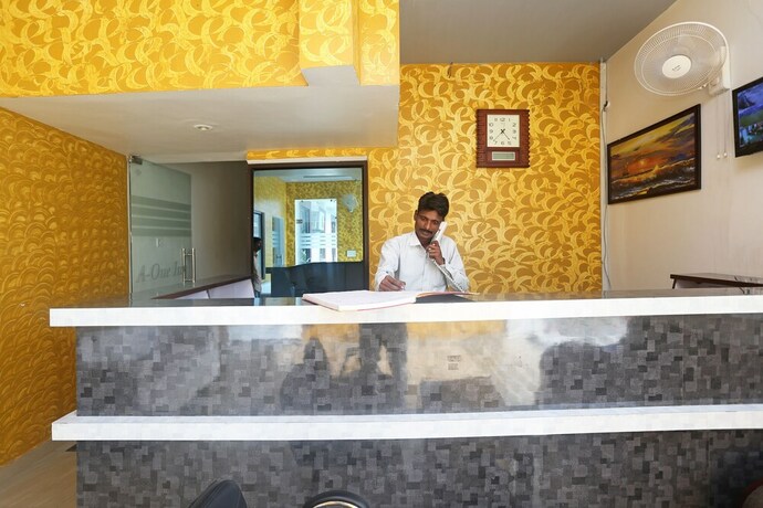 Imagen de los interiores del Hotel Oyo 18301 A-one. Foto 36