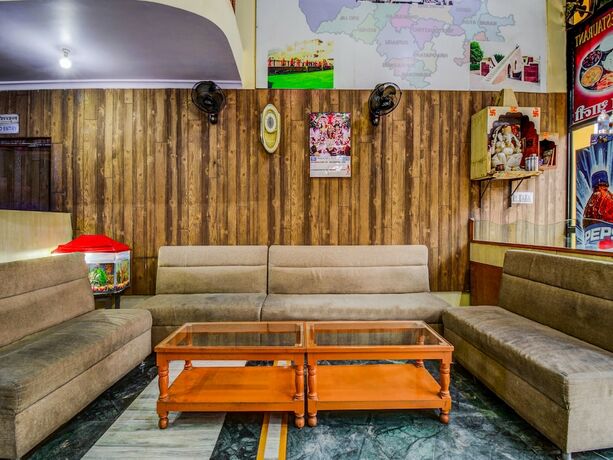 Imagen de los interiores del Hotel Oyo 18320 Utsav. Foto 18