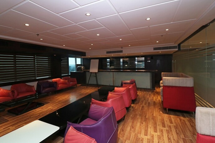 Imagen de los interiores del Hotel Oyo 19296 Joy Inn and Suites. Foto 33