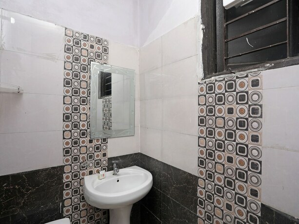 Imagen de la habitación del Hotel Oyo 19472 Highway Regency. Foto 4