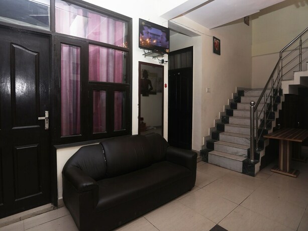 Imagen de los interiores del Hotel Oyo 19472 Highway Regency. Foto 20