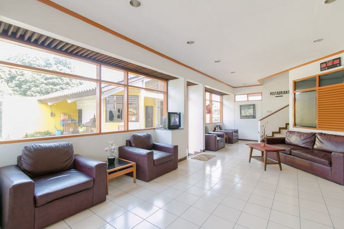 Imagen de los interiores del Hotel Oyo 1996 Koneng. Foto 17