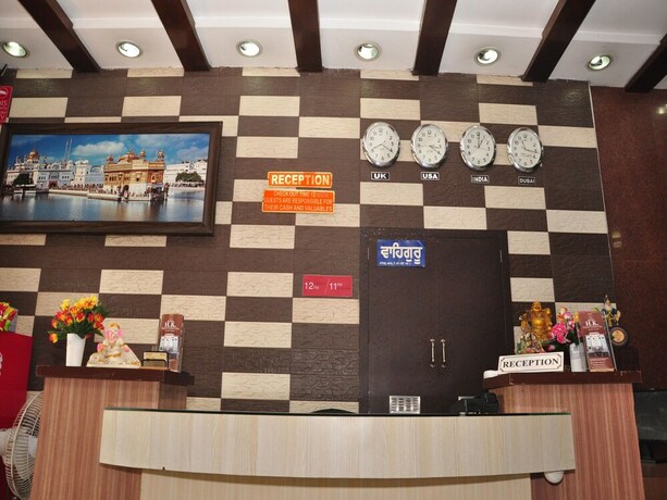 Imagen de los interiores del Hotel Oyo 2130 Hk Continental. Foto 18