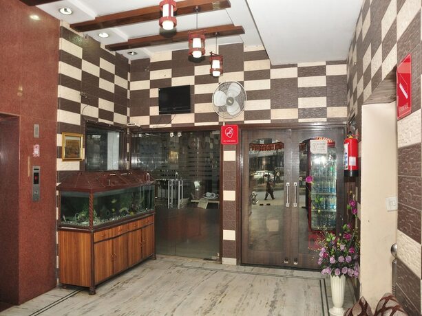 Imagen de los interiores del Hotel Oyo 2130 Hk Continental. Foto 19