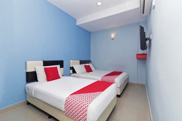 Imagen de los interiores del Hotel Oyo 220 Sri Maluri. Foto 20