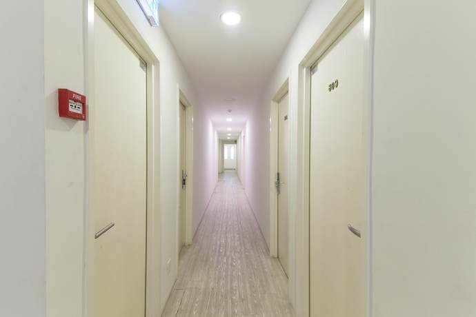 Imagen de la habitación del Hotel Oyo 220 Sri Maluri. Foto 10