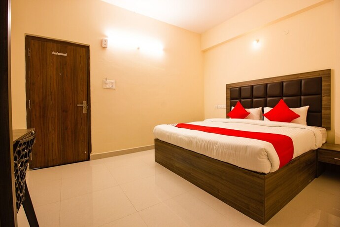 Imagen de la habitación del Hotel Oyo 23191 Flagship Raj Madan. Foto 5