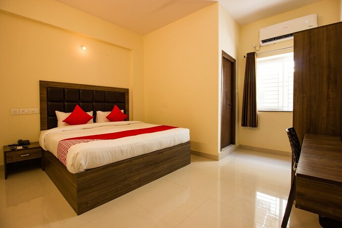 Imagen de la habitación del Hotel Oyo 23191 Flagship Raj Madan. Foto 11