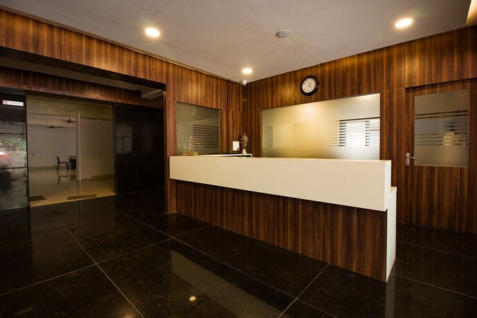 Imagen de los interiores del Hotel Oyo 23191 Flagship Raj Madan. Foto 13