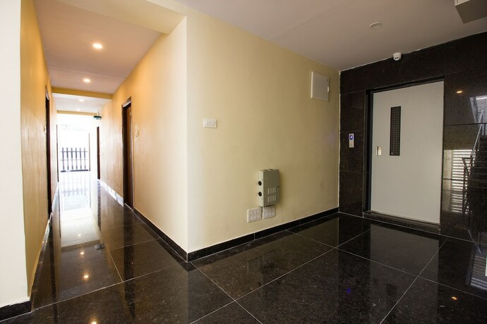 Imagen de los interiores del Hotel Oyo 23191 Flagship Raj Madan. Foto 14