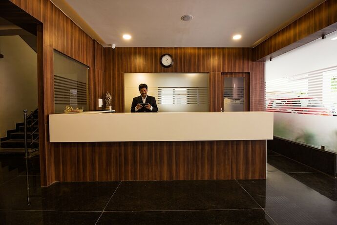 Imagen de los interiores del Hotel Oyo 23191 Flagship Raj Madan. Foto 15