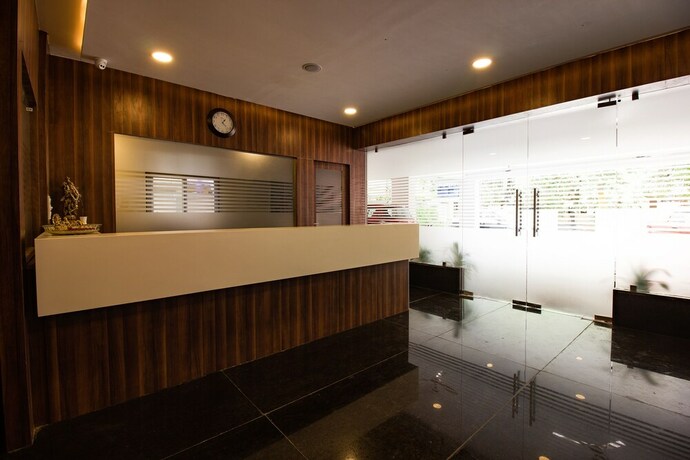 Imagen de los interiores del Hotel Oyo 23191 Flagship Raj Madan. Foto 16