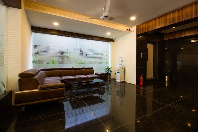 Imagen de los interiores del Hotel Oyo 23191 Flagship Raj Madan. Foto 17