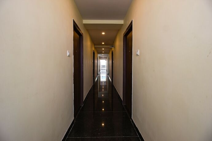 Imagen de los interiores del Hotel Oyo 23191 Flagship Raj Madan. Foto 18