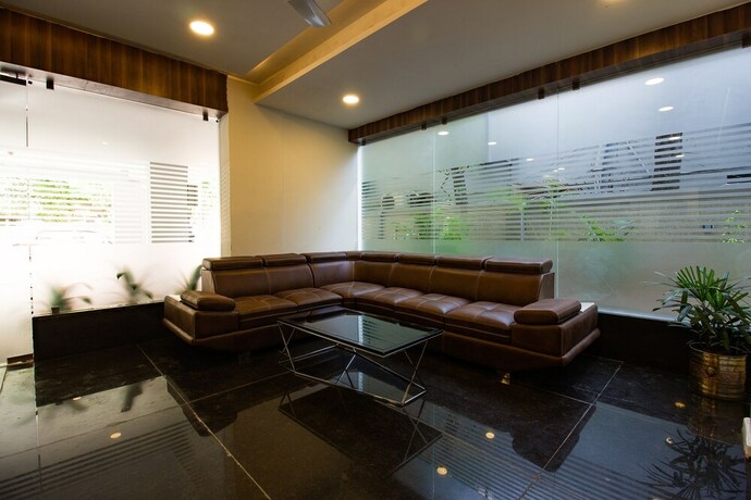 Imagen de los interiores del Hotel Oyo 23191 Flagship Raj Madan. Foto 19