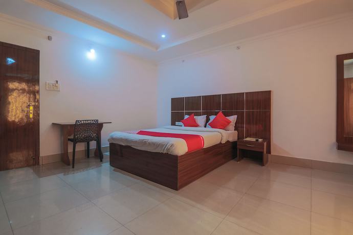Imagen de la habitación del Hotel Oyo 23304 Shiva. Foto 9