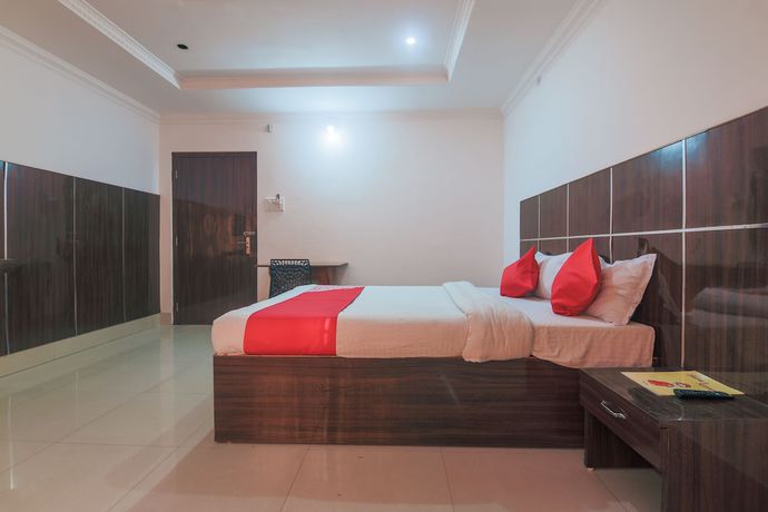 Imagen de la habitación del Hotel Oyo 23304 Shiva. Foto 11
