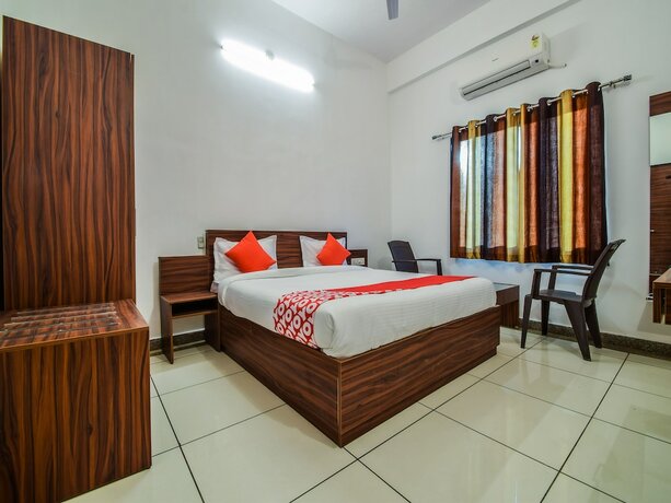 Imagen de la habitación del Hotel Oyo 23381 Sagar Ratna. Foto 24