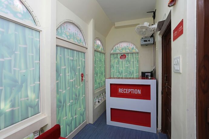 Imagen de los interiores del Hotel Oyo 23382 Sai Gourav Residence. Foto 17
