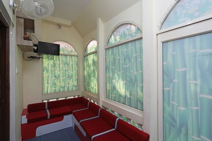 Imagen de los interiores del Hotel Oyo 23382 Sai Gourav Residence. Foto 20