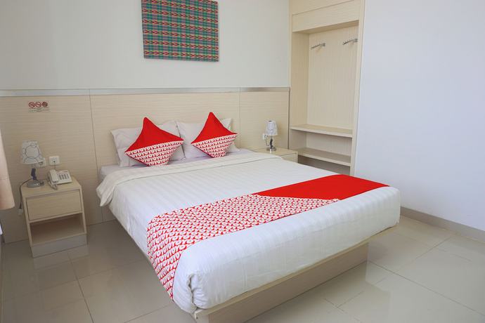 Imagen de la habitación del Hotel Oyo 3269 Grand Sayang Park Makass. Foto 5