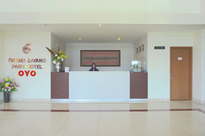Imagen de los interiores del Hotel Oyo 3269 Grand Sayang Park Makass. Foto 17