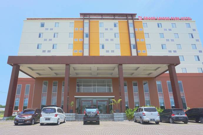 Imagen general del Hotel Oyo 3269 Grand Sayang Park Makass. Foto 1