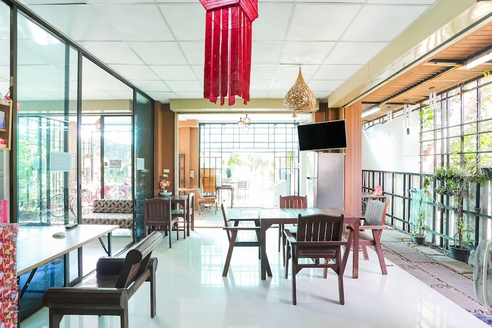 Imagen del bar/restaurante del Hotel Oyo 339 Nakara Boutique Chiang Mai. Foto 2