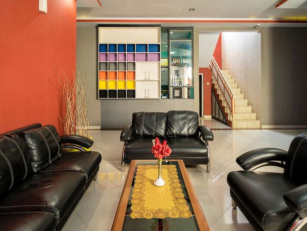 Imagen de los interiores del Hotel Oyo 342 De'kayakini. Foto 18