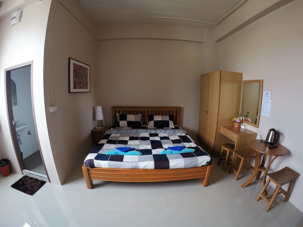 Imagen de la habitación del Hotel Oyo 349 Aroonrung House. Foto 13
