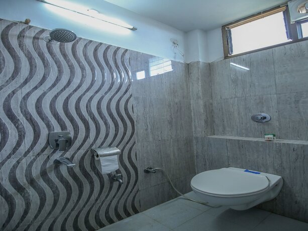 Imagen de la habitación del Hotel Oyo 3603 White Pearl. Foto 16