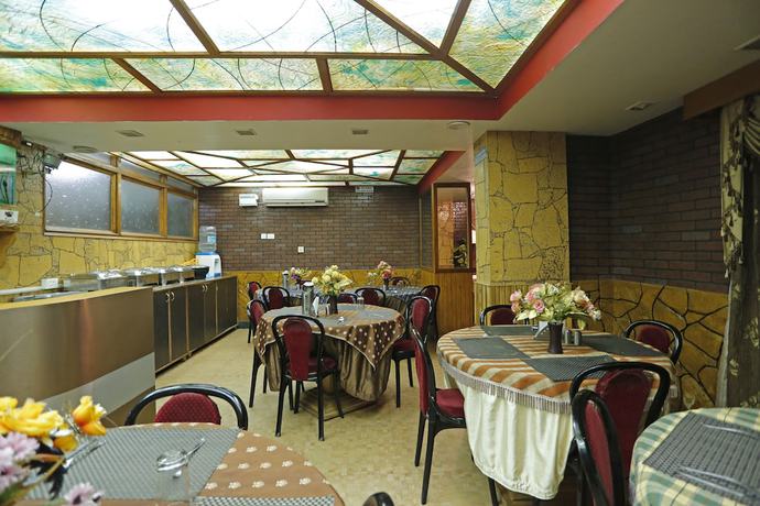 Imagen del bar/restaurante del Hotel Oyo 3616 Knight Inn Shillong. Foto 5