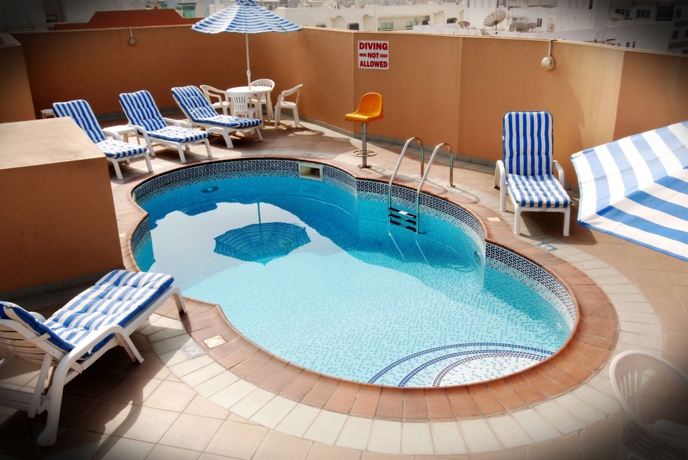 Imagen de la piscina del Hotel Oyo 367 Eureka. Foto 7