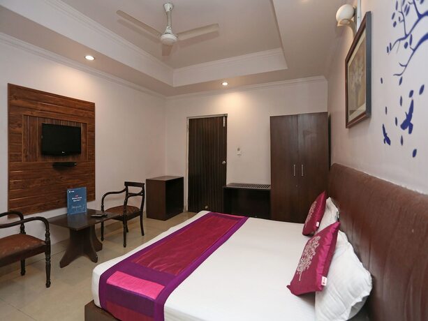 Imagen de la habitación del Hotel Oyo 3697 Rivieraa. Foto 18