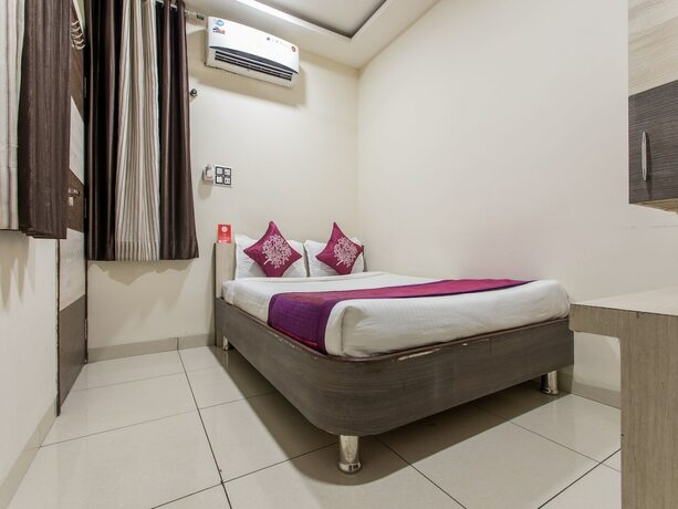 Imagen de la habitación del Hotel Oyo 4042 Mehar Residency. Foto 12