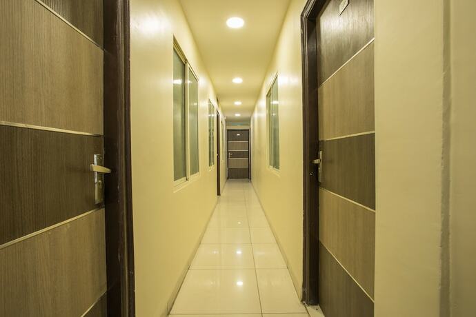 Imagen de los interiores del Hotel Oyo 4042 Mehar Residency. Foto 19
