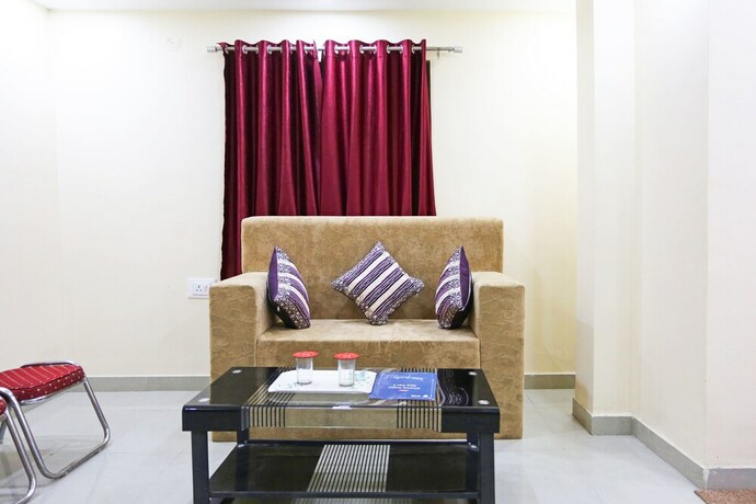 Imagen de la habitación del Hotel Oyo 4101 D P International. Foto 13