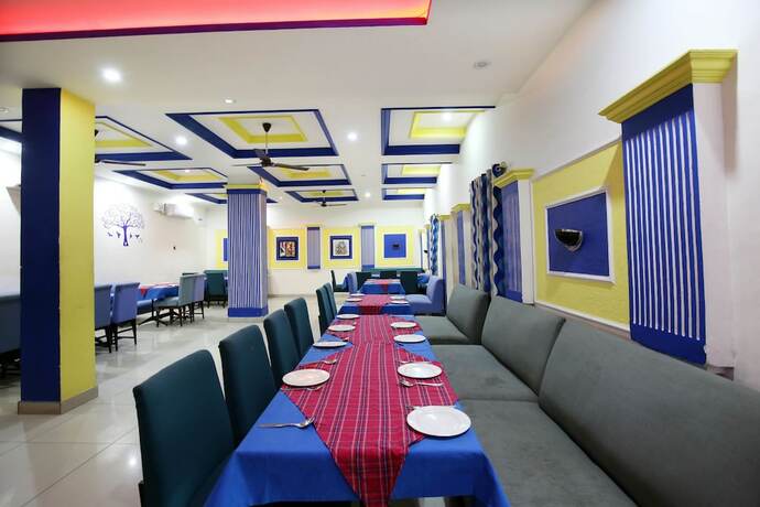 Imagen del bar/restaurante del Hotel Oyo 4256 Rajmahal. Foto 18