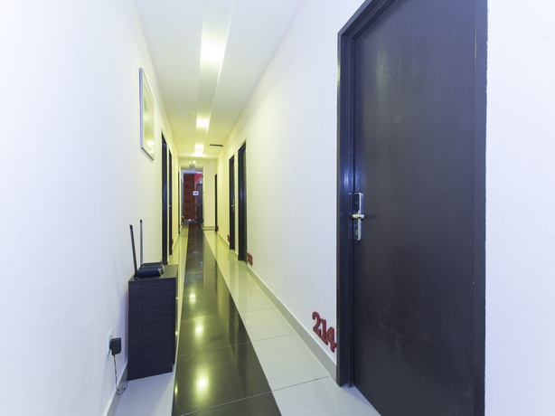 Imagen de los interiores del Hotel Oyo 439 Night Queen. Foto 10