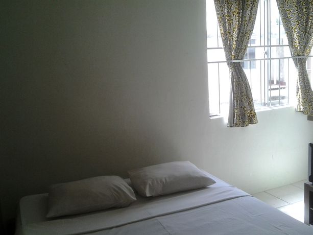 Imagen de la habitación del Hotel Oyo 44034 Furama Lodging House. Foto 6