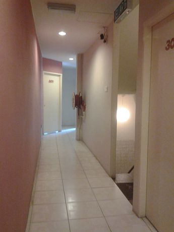 Imagen de la habitación del Hotel Oyo 44034 Furama Lodging House. Foto 7